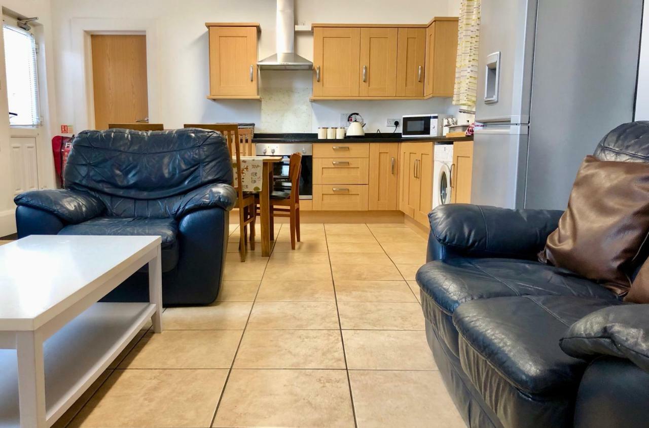 Princess St Apartments Portrush Esterno foto