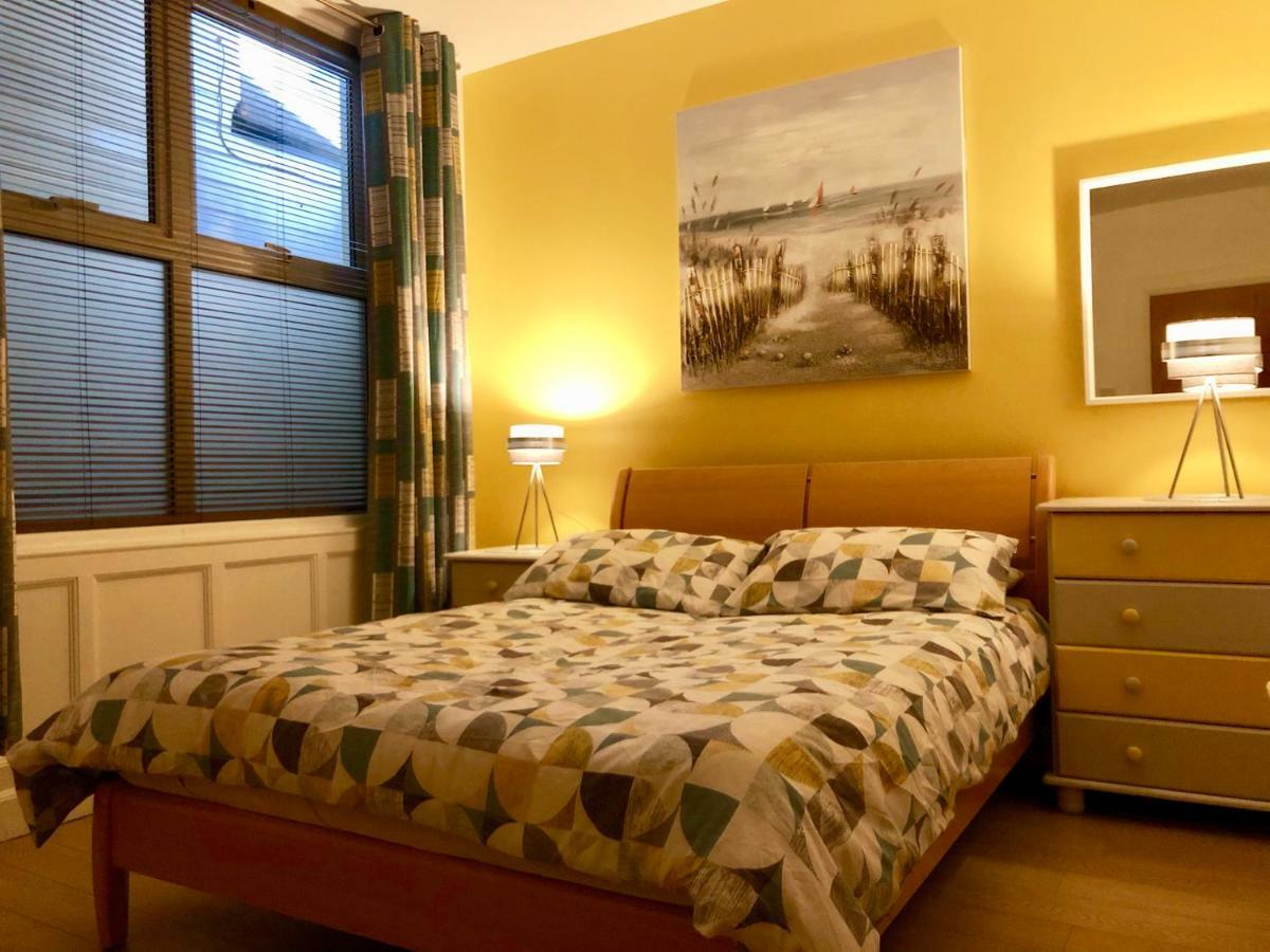 Princess St Apartments Portrush Esterno foto