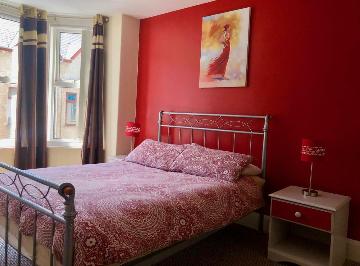 Princess St Apartments Portrush Esterno foto