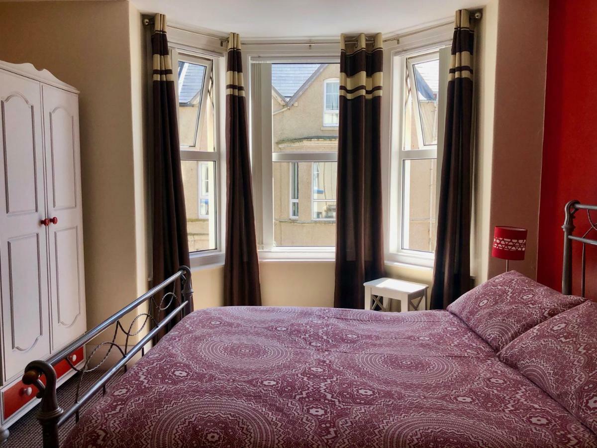 Princess St Apartments Portrush Esterno foto