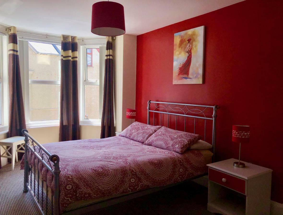 Princess St Apartments Portrush Esterno foto